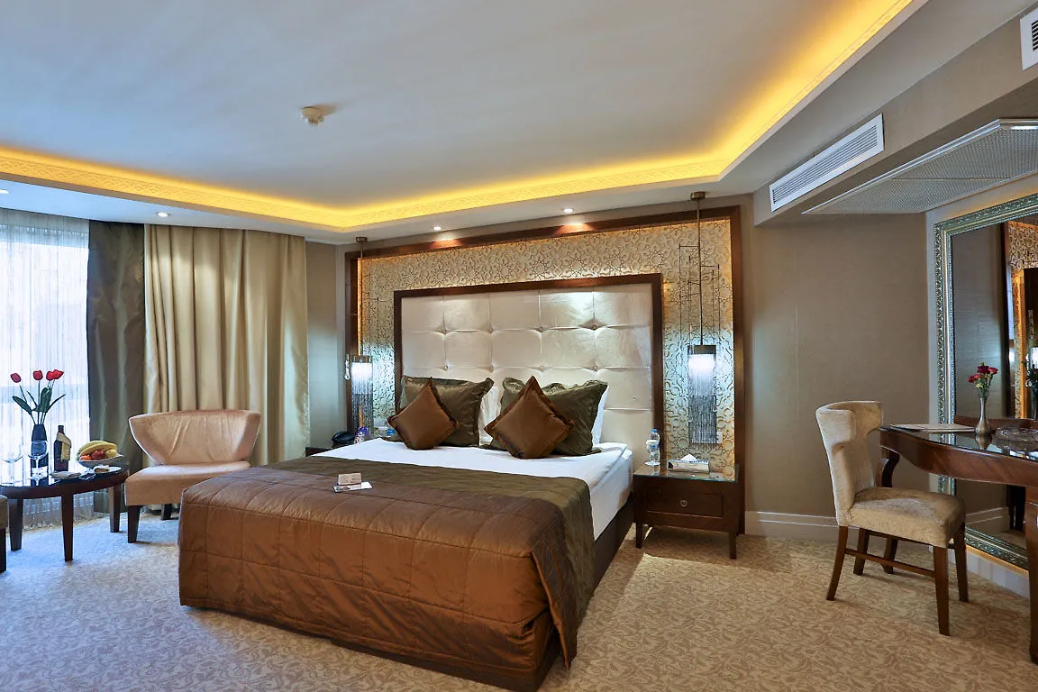 Hotel Zurich Istanbul Old City 4*,